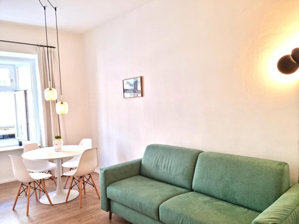 Rosa Apartment With Parking Historic City Center Мерано Екстер'єр фото